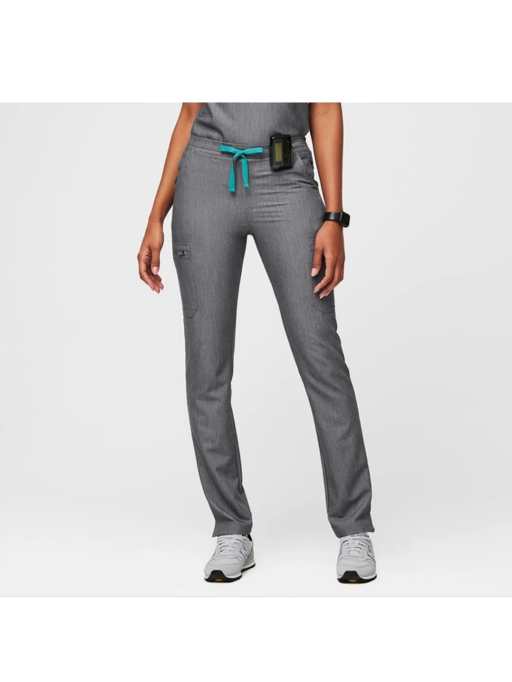 Figs Yola Skinny Scrub Pants in Graphite